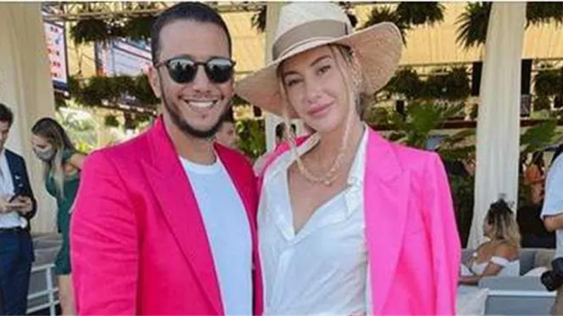 مثيرة للجدل وخانت زوجها.. من هي التركية التي حجز لها رجل أعمال مصري تذاكر طائرة بأكملها؟ | شاهد 