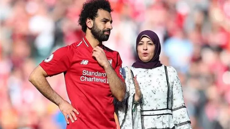 مفاجأة..محمد صلاح يحذف صور زوجته على إنستجرام