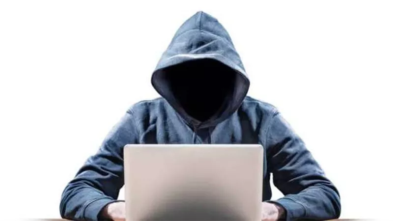 صور خادشة .. تفاصيل مثيرة في ابتزاز مدرب جمباز لأستاذة جامعية 