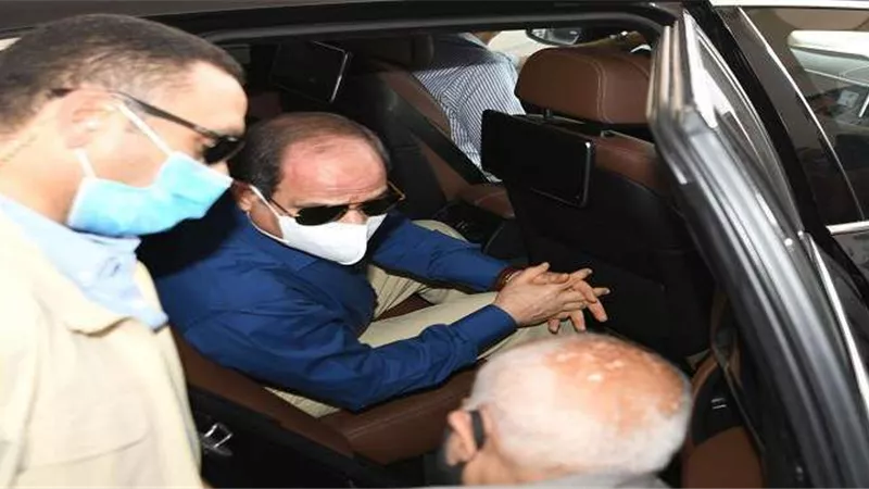 رد فعل مفاجيء من السيسي..مواطن يبكي أمام الرئيس | شاهد