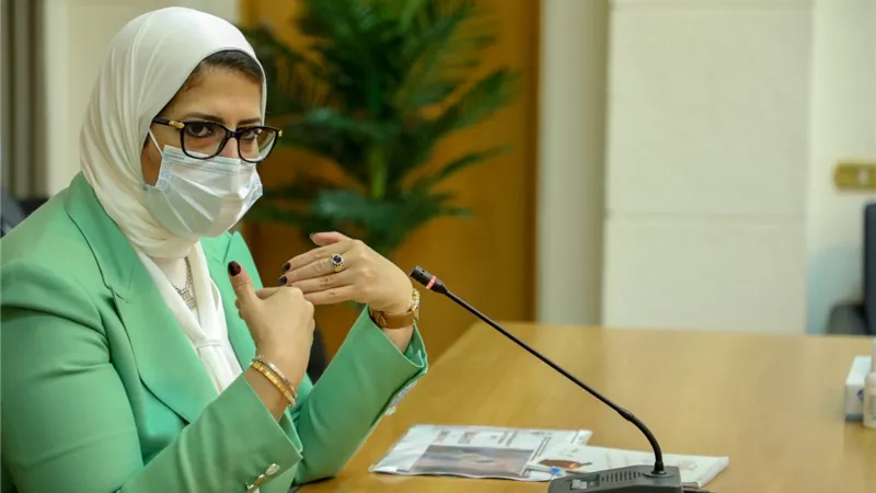 العداد بيعد.. الصحة تعلن إصابات ووفيات كورونا اليوم