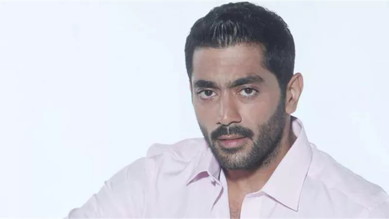 بسبب رسائل واتساب.. حبس الفنان أحمد فلوكس  