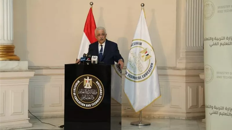 أول تعليق من وزير التعليم على وجود أسئلة مقالية بامتحانات الثانوية العامة 