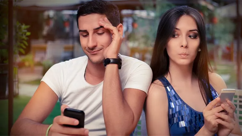 احذرها.. 5 تطبيقات تتيح لزوجتك مراقبة هاتفك