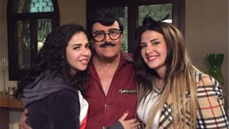 ملابس سوداء..أول رد فعل من دنيا وإيمي سمير غانم بعد وفاة والدهما