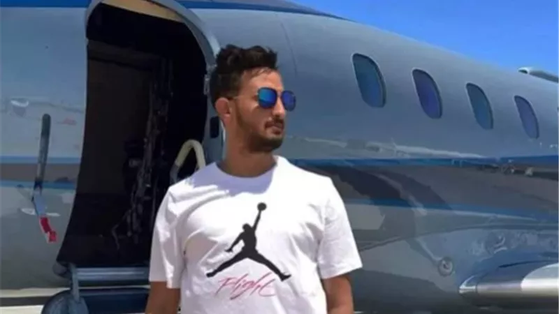 بعد الحجز على أمواله ..أغنى شاب في مصر يمنح محمد رمضان 10 كروت فيزا مشتريات لمساعدته