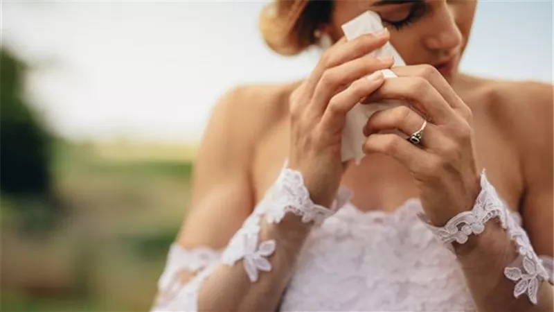 لسبب غريب.. عروس تطرد أختها من الزفاف أمام الجميع 