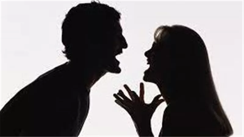 تفاصيل مثيرة..رجل يقاضي زوجته ويطالبها بالتعويض بسبب كوباية الشاي 