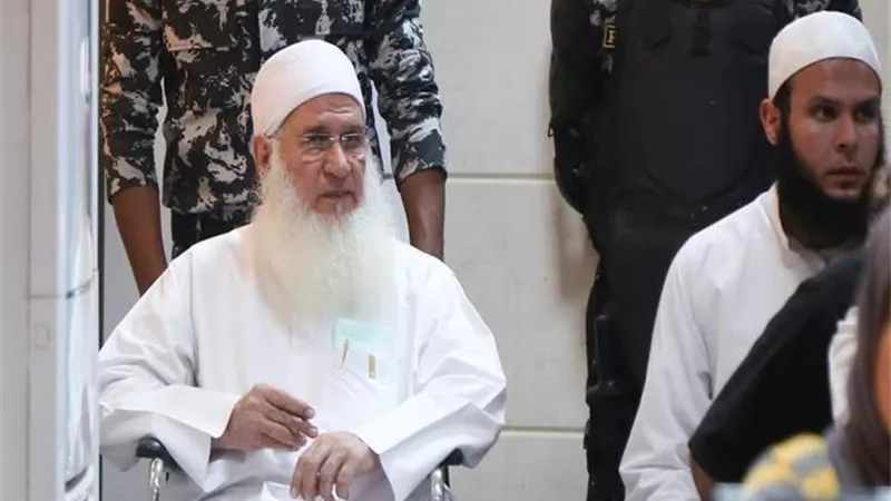هل يوجد خليفة للمسلمين الآن؟.. إجابات صادمة للشيخ محمد حسين يعقوب في قضية داعش إمبابة | شاهد