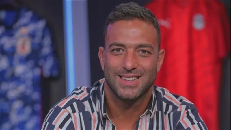 بسبب ملابسها.. ميدو يغلق التعليقات على متابعيه في صورته مع زوجته