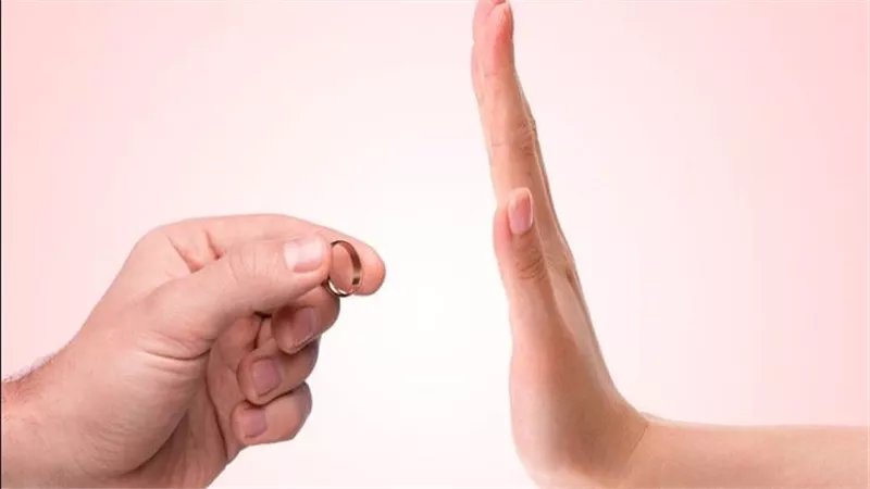 ما حكم إجبار الفتاة على الزواج من شخص غير مناسب لها؟.. الإفتاء تجيب