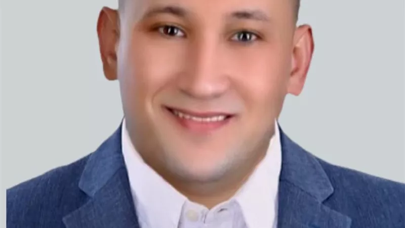 غراب يشيد بإنشاء أول منطقة مركزية لتداول الخضر والفاكهة والسلع 