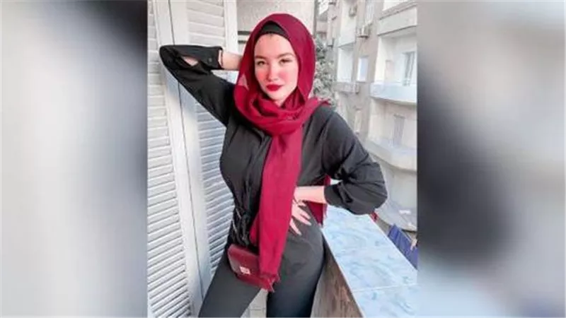 افتحي الكاميرا من أوضتك.. الفيديو المتسبب في الحكم على حنين حسام| شاهد