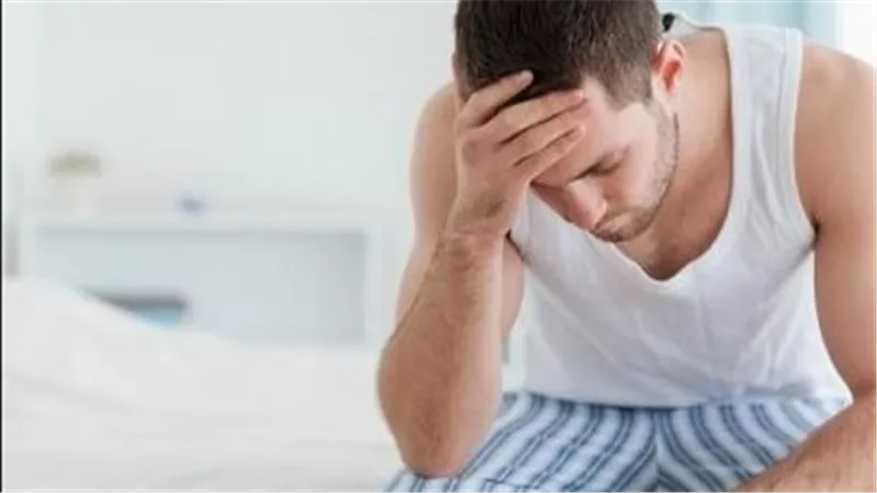 للرجال احذروا وضع الموبايل في البنطلون.. يؤثر على الخصوبة ويسبب عقم الرجال