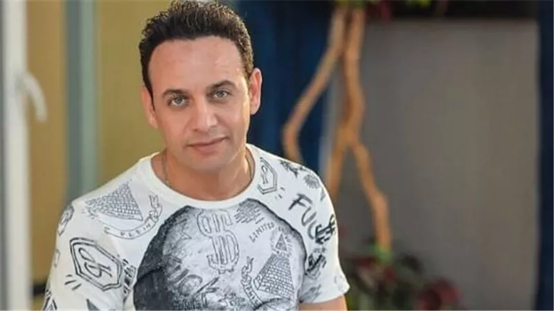 الصلاة مفيهاش هزار.. هجوم حاد على مصطفى قمر بسبب صورة | شاهد