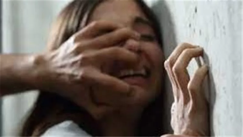 طلب منها علاقة برسائل مخلة.. تفاصيل مثيرة في اتهام مدرس ثانوي بالشرقية بالتحرش بطالبة