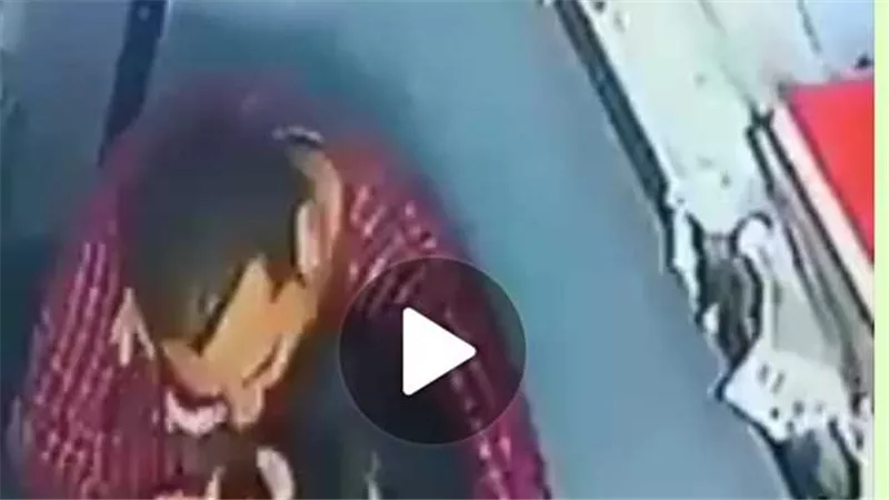 خفت أقول لأمي.. مفاجآت صادمة في التحرش بفتاة أوسيم بعد القبض على والدتها | شاهد
