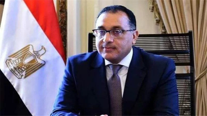 رد عاجل من الحكومة بشأن اعتزام تسريح 6 ملايين موظف بالجهاز الإداري للدولة
