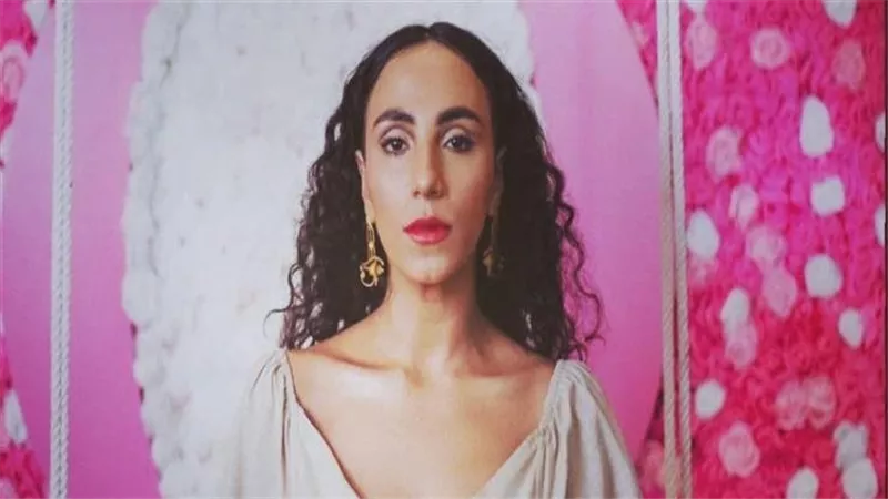 صور أجزاء حساسة بجسدها..القصة الكاملة للتحرش بـ زينب غريب | شاهد