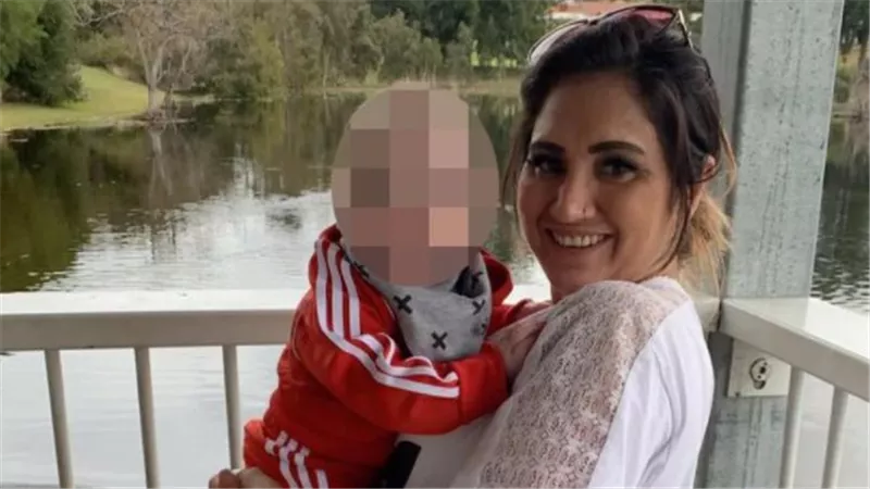 اكتشفت جثتها بشكل مفاجىء.. حادث مأساوي لوفاة أم في صندوق ملابس خيري