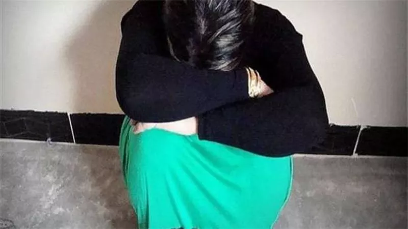 شاهدها في وضع مخل مع شقيقه.. تفاصيل مثيرة في قتل أم لطفلها بطريقة صادمة