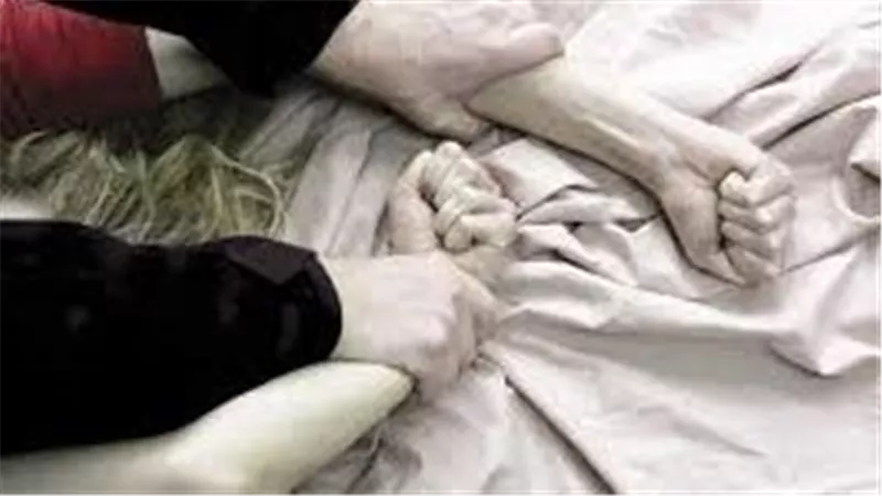  رفض الزواج منها بعد معاشرتها.. سر مقتل شاب على يد خطيبته في حلوان بطريقة مروعة