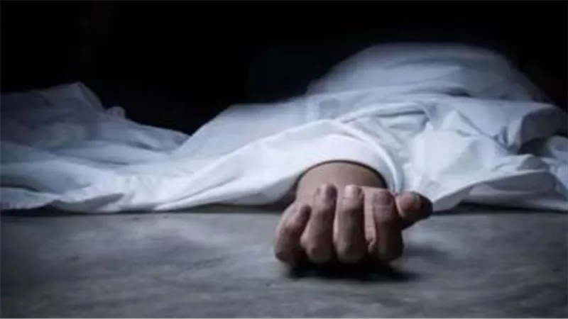 جريمة مروعة.. رجل ينحر متسولا كبير في السن في وضح النهار | شاهد 