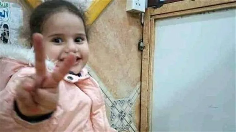 لن تصدق السبب.. رجل يقتل زوجته وابنته بقنبلة في تواجد الشرطة 