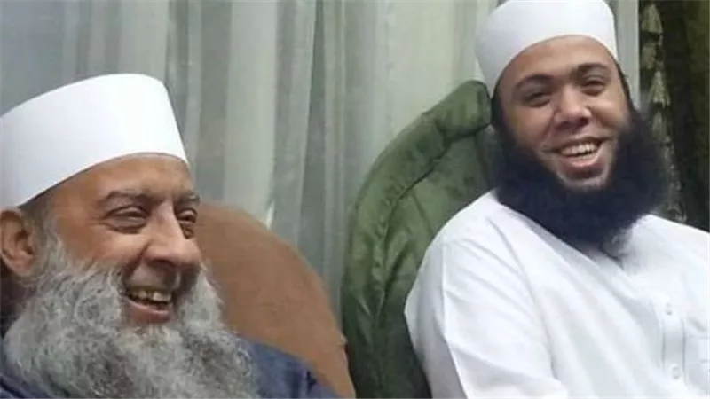 ألفاظ خارجة وتطاول على روجينا..هجوم ناري من نجل الحويني على أشرف زكي بسبب حلا شيحة | شاهد