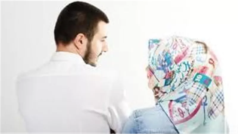 أجنبي ويجب ارتداء الحجاب.. تحذير شديد من الإفتاء للفتيات من الاختلاء بابن الخالة