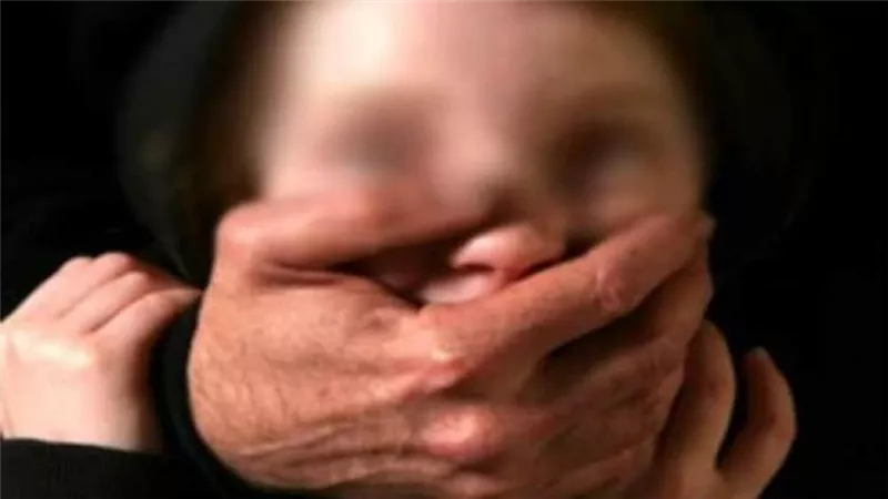شك في سلوكها وعلاقه غير شرعية بشخص آخر.. تفاصيل مثيرة في قتل سائق لزوجته