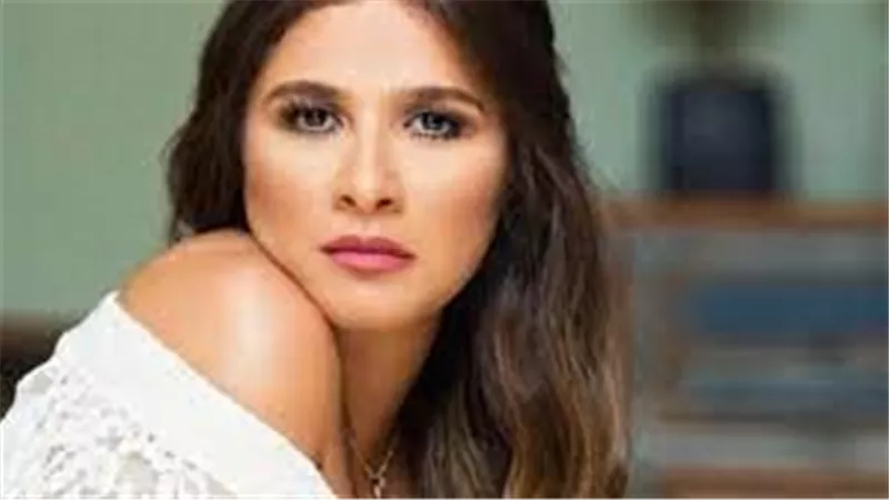 غيبوبة تامة..تطورات صادمة في حالة ياسمين عبد العزيز الصحية