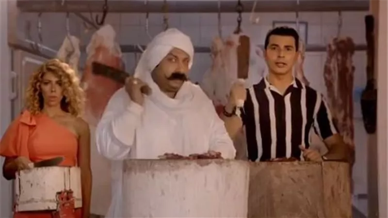 انتوا كده كلكوا..اعرف قصة السيارة التي ظهرت مع محمد أنور في الكليب| شاهد 