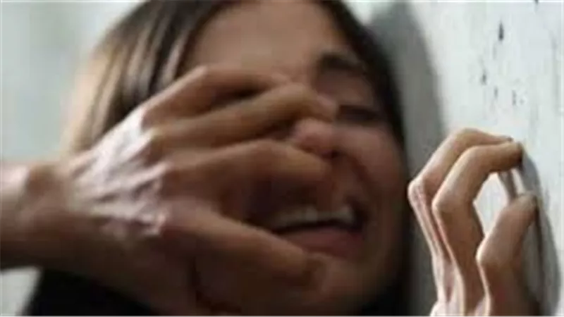 خلع ملابسه.. تفاصيل مثيرة في تحرش شاب بفتاة المعصرة