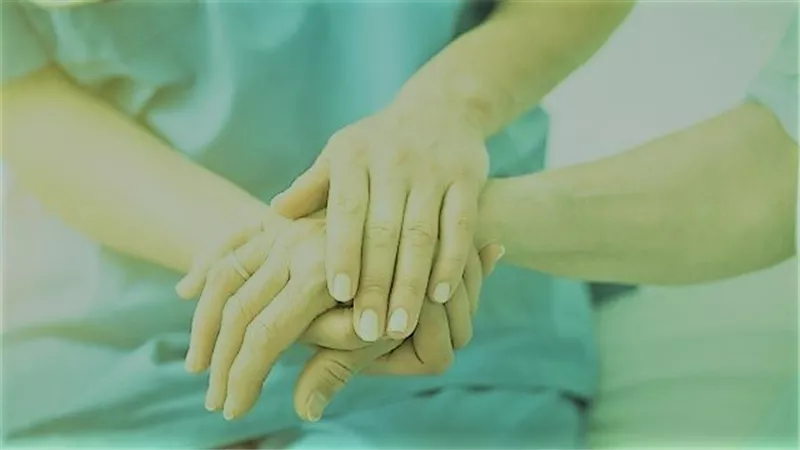 احذر.. هذه العلامات في اليدين والقدمين تدل على إصابتك بمرض خطير