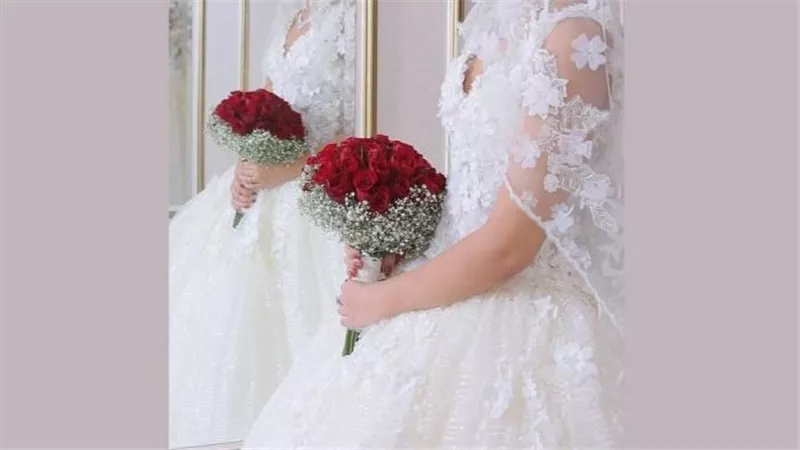 تسعينية ترتدي فستان الزفاف لأول مرة.. العنصرية حرمتها منه قبل 70 عامًا| شاهد 