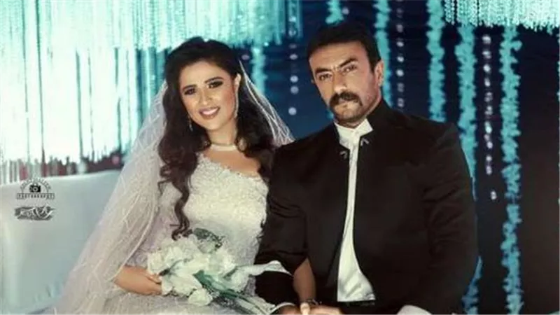  بعد استقرار الحالة الصحية لياسمين عبد العزيز.. تعليق غريب من زوجها أحمد العوضي