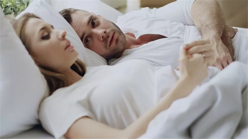 ما حكم الشرع في شك الرجل بحمل زوجته المدخول بها مع بقاء بكارتها؟