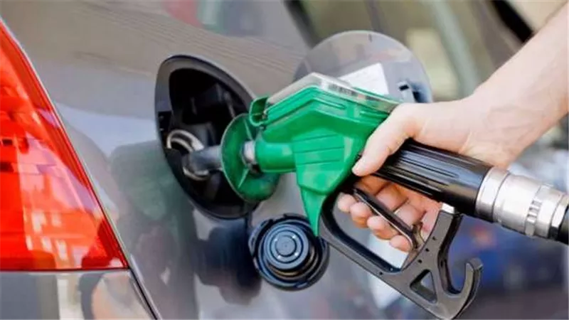 ينتظرها الملايين... موعد إعلان أسعار البنزين الجديدة
