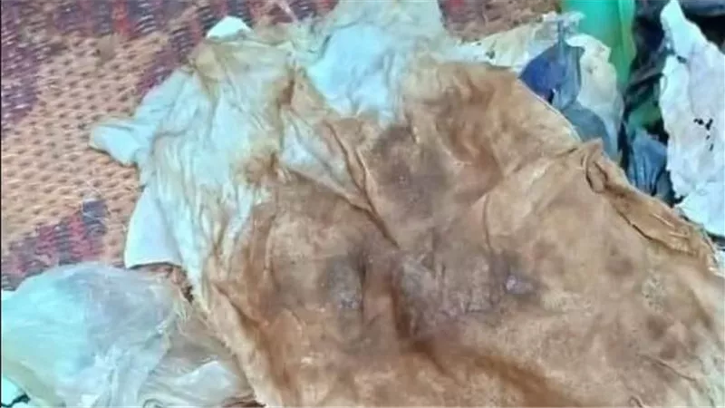بطنه نشفت.. أم تجردت من إنسانيتها وتحاول التخلص من ابنها بسحر أسود| شاهد 
