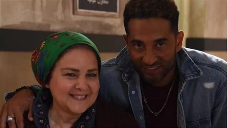 شالت الأكسجين لتتحدث.. عمرو سعد يكشف مكالمته مع الفنانة دلال عبد العزيز| شاهد 