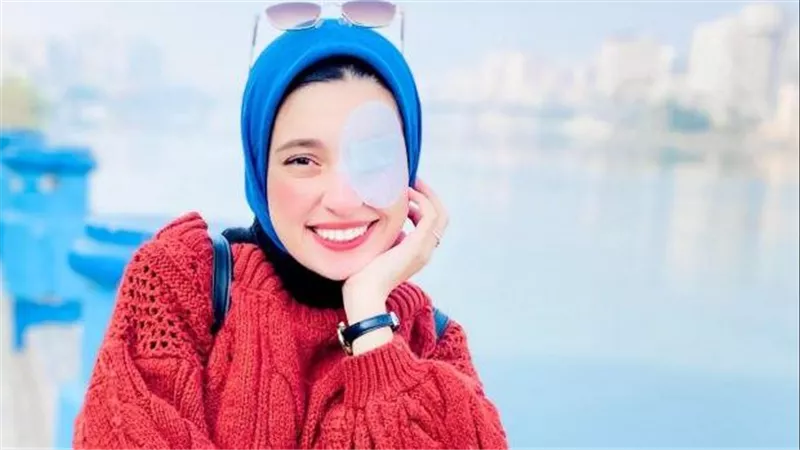 راحت بسبب الزعل.. حكاية بلوجر تتعرض للتنمر بسبب عينها| شاهد 