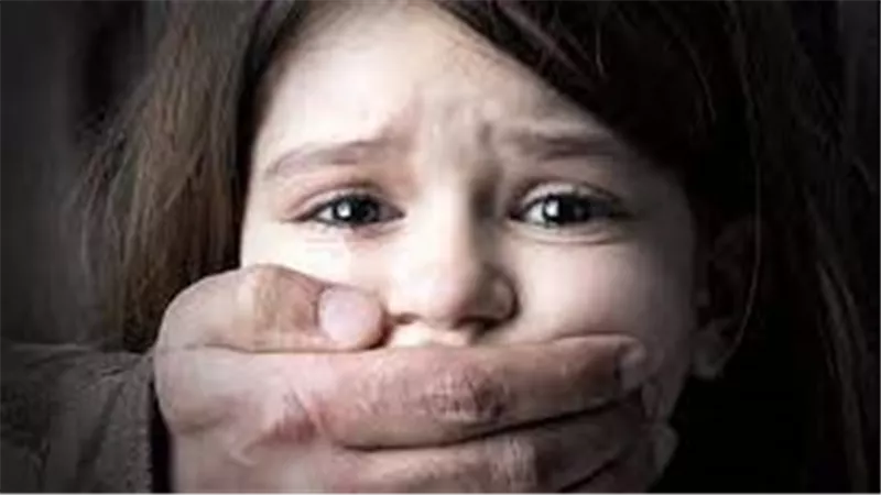 المجرم لن يفلت من الطب الشرعي.. 3 طرق لإثبات هتك عرض «طفلة البامبرز»