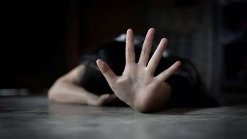 حب فضول.. تفاصيل 6 دقائق صادمة في اعتداء شاب على طفلة البامبرز بالهرم