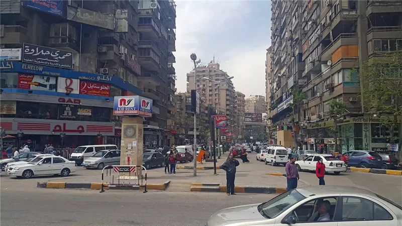 مش هتصدق.. مشهد غير مألوف في الشارع يثير الجدل | شاهد 