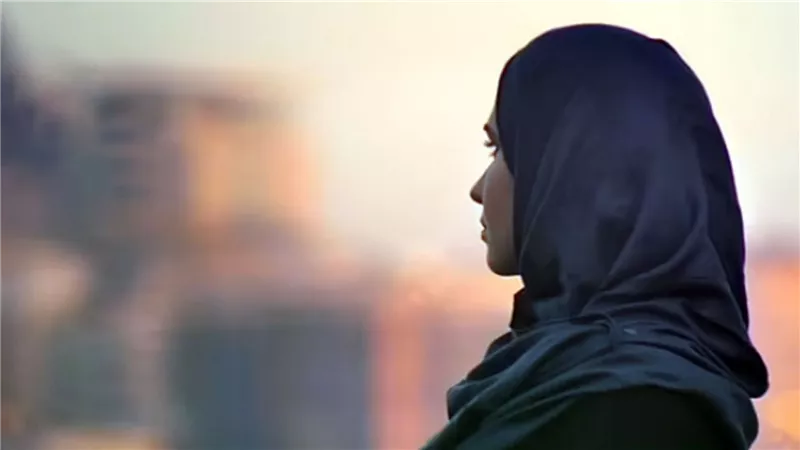 الإفتاء تجيب.. هل يجب على الرجل ضرب زوجته لإجبارها على ارتداء الحجاب؟