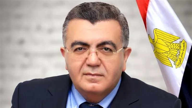 الخبير الدولى حاتم صادق: تحفيز قطاع الصناعة ضروري..والزيادة السكانية تؤدي الي تآكل جهود التنمية