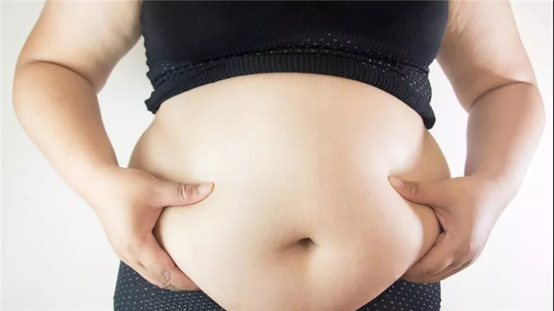  5 طرق تخلصك من الكرش بسهولة.. النوم من بينها
