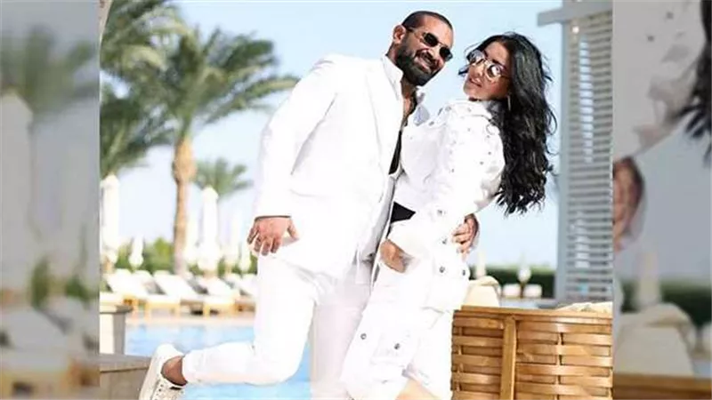 بعد ايحاءاتهما الخارجة..مفاجأة من أشرف زكي في أزمة سمية الخشاب وأحمد سعد | فيديو
