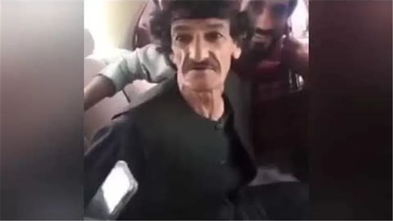 سخر منهم.. لحظة إلقاء طالبان القبض على أحد مشاهير تيك توك وإعدامه | فيديو